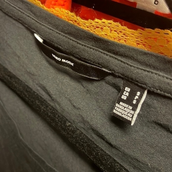 🎀 Vero Moda Black T Shirt Dress With Drawstring Waist SIZE S SMALL - Picture 2 of 3